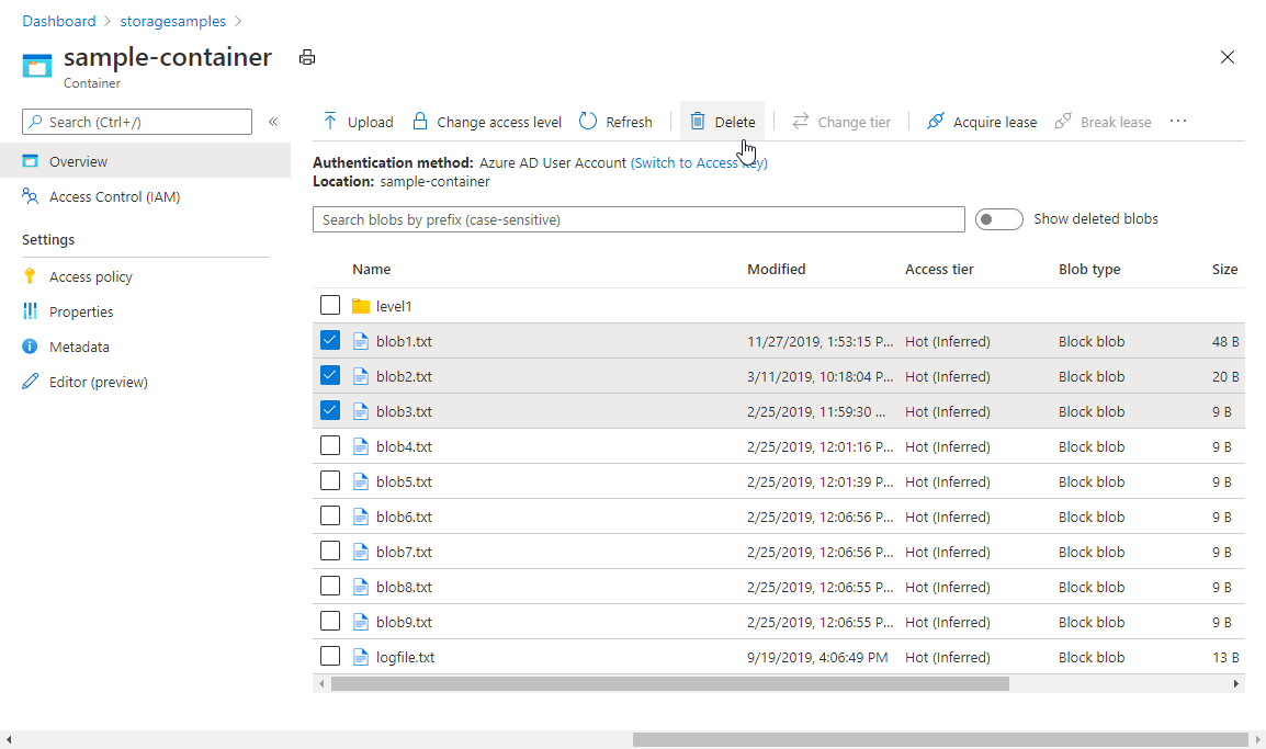 Screenshot, der zeigt, wie Blobs aus dem Azure-Portal gelöscht werden