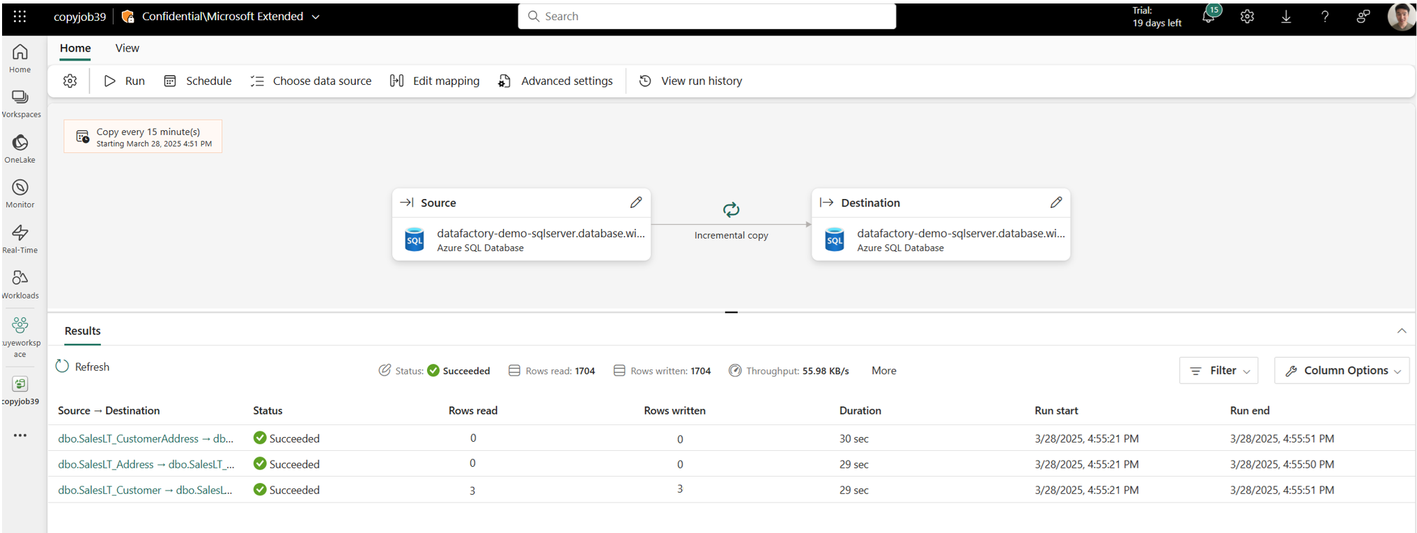 Screenshot showing the Copy job panel where you can monitor capturing and replicating all changes.