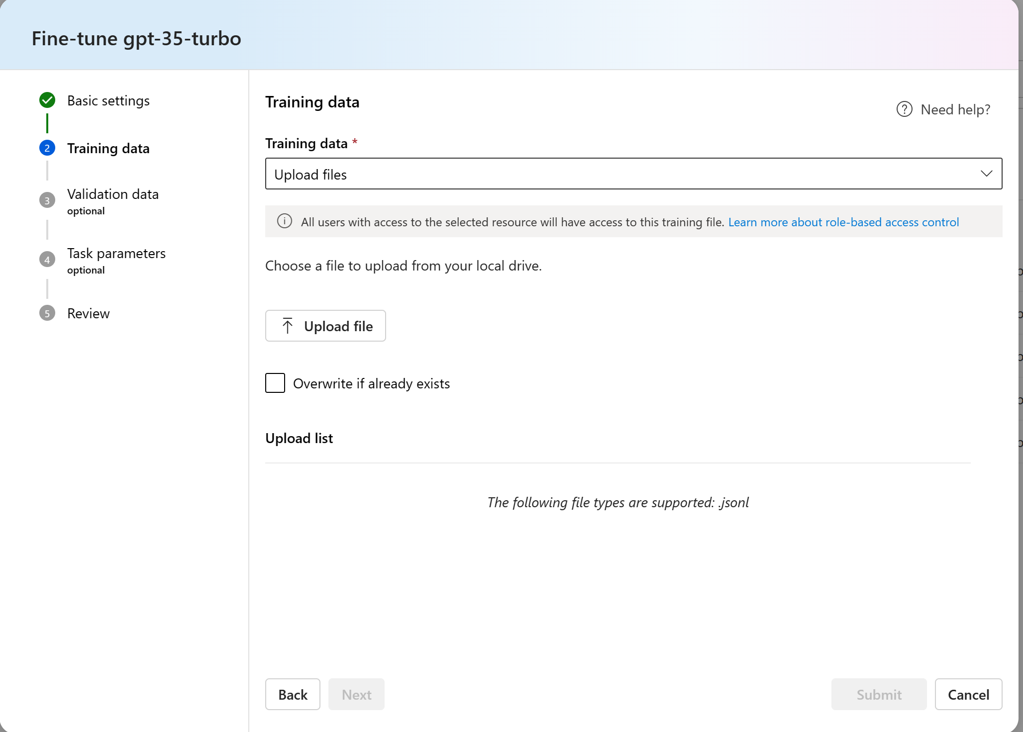 Azure AI Foundry ポータル内の [モデルのファインチューニング] ウィザードの [トレーニング データ] ペインのスクリーンショット。