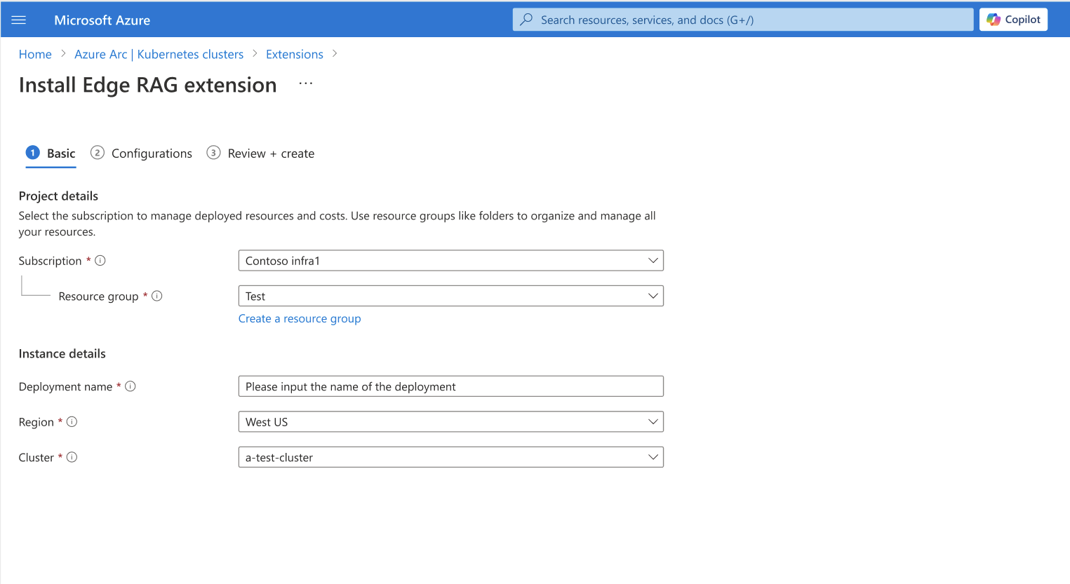 プロジェクトとインスタンスの詳細を入力するフィールドを含む [基本] タブのスクリーンショット。
