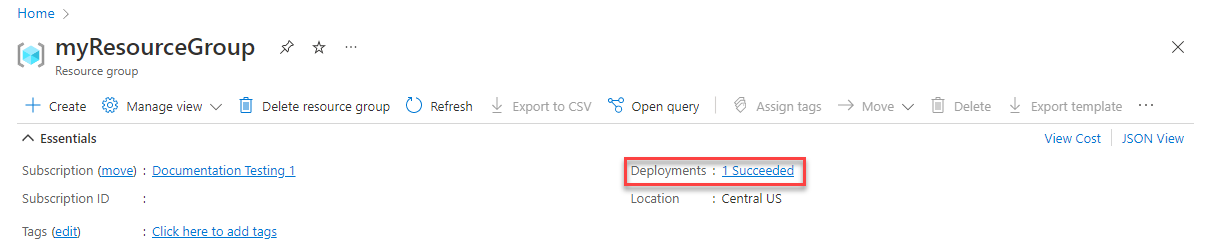 リソース グループの [要点] セクションのデプロイ状態を示す Azure portal のスクリーンショット。