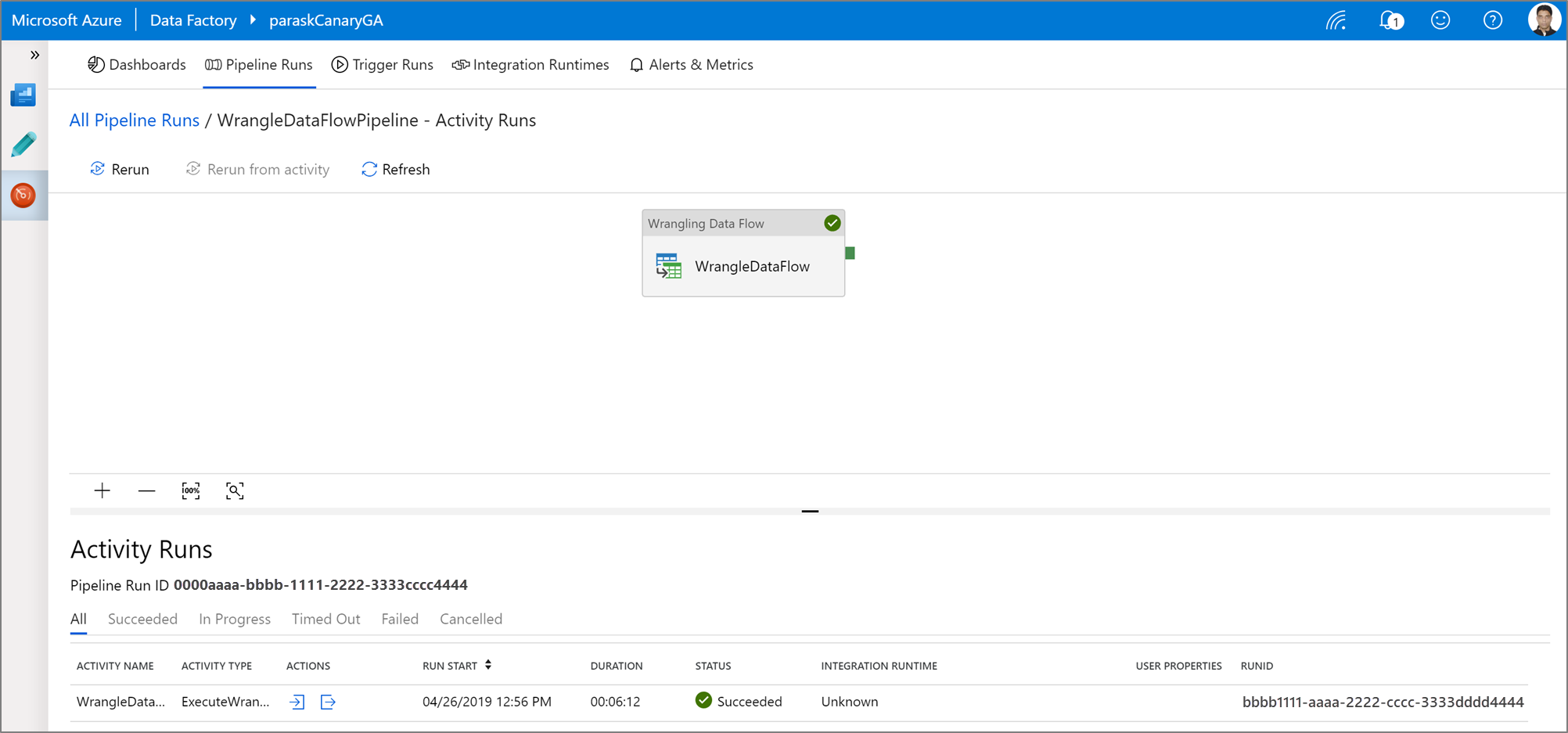 トリガーされたラングリング Power Query アクティビティの実行の出力を示すスクリーンショット。