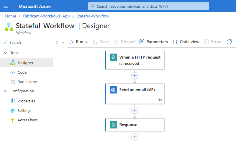 以前に作成されたワークフローを使用して Visual Studio Code とデザイナーからデプロイされたロジック アプリを示すスクリーンショット。