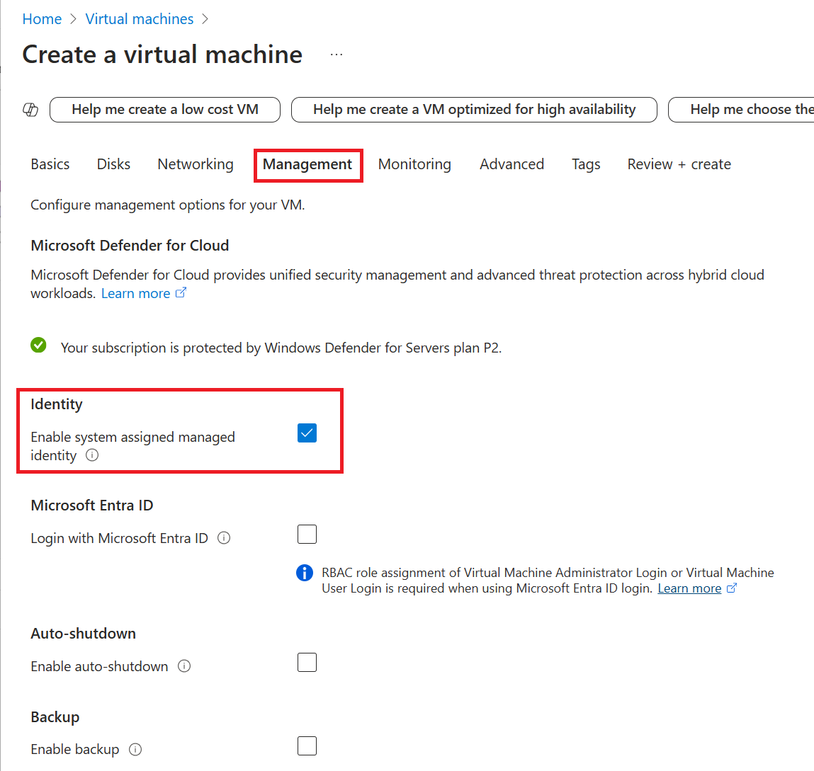 VM の作成中にシステム割り当て ID を有効にする方法を示すスクリーンショット。