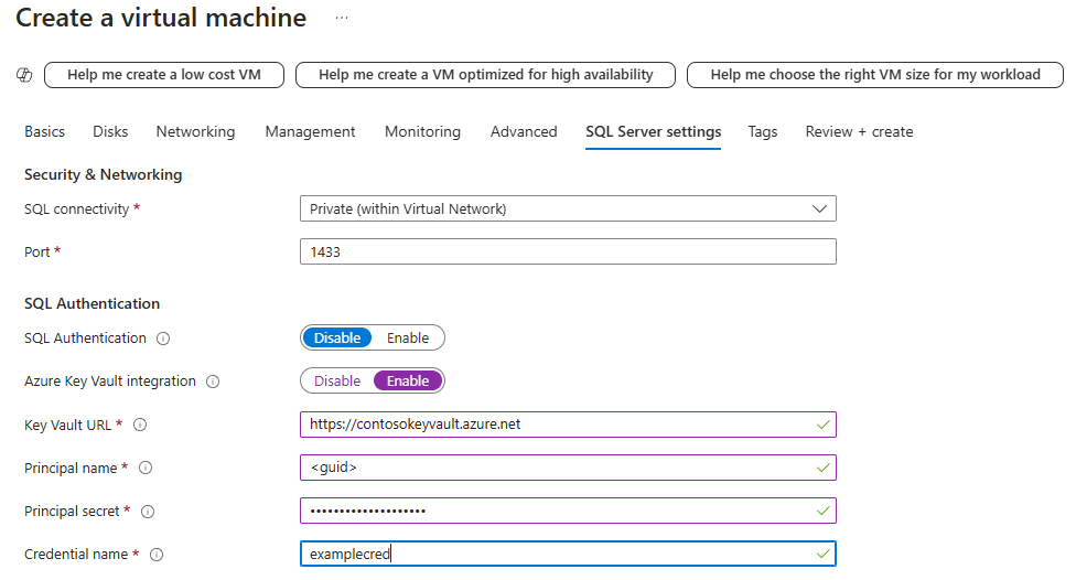 Captura de tela da criação de um SQL Server na VM do Azure com a integração do Azure Key Vault no portal do Azure.