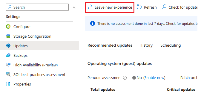 Captura de tela da página de atualizações no recurso de máquinas virtuais SQL no portal do Azure com a nova experiência de licença realçada.