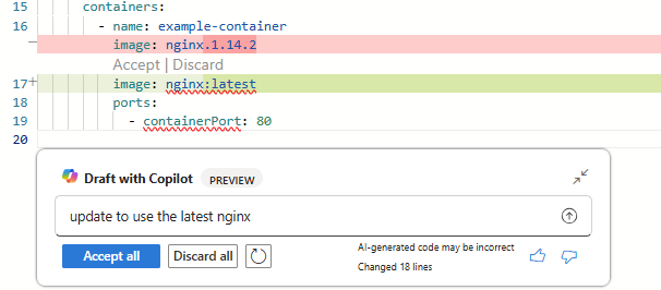Captura de tela mostrando as alterações feitas pelo Microsoft Copilot no Azure no arquivo YAML.
